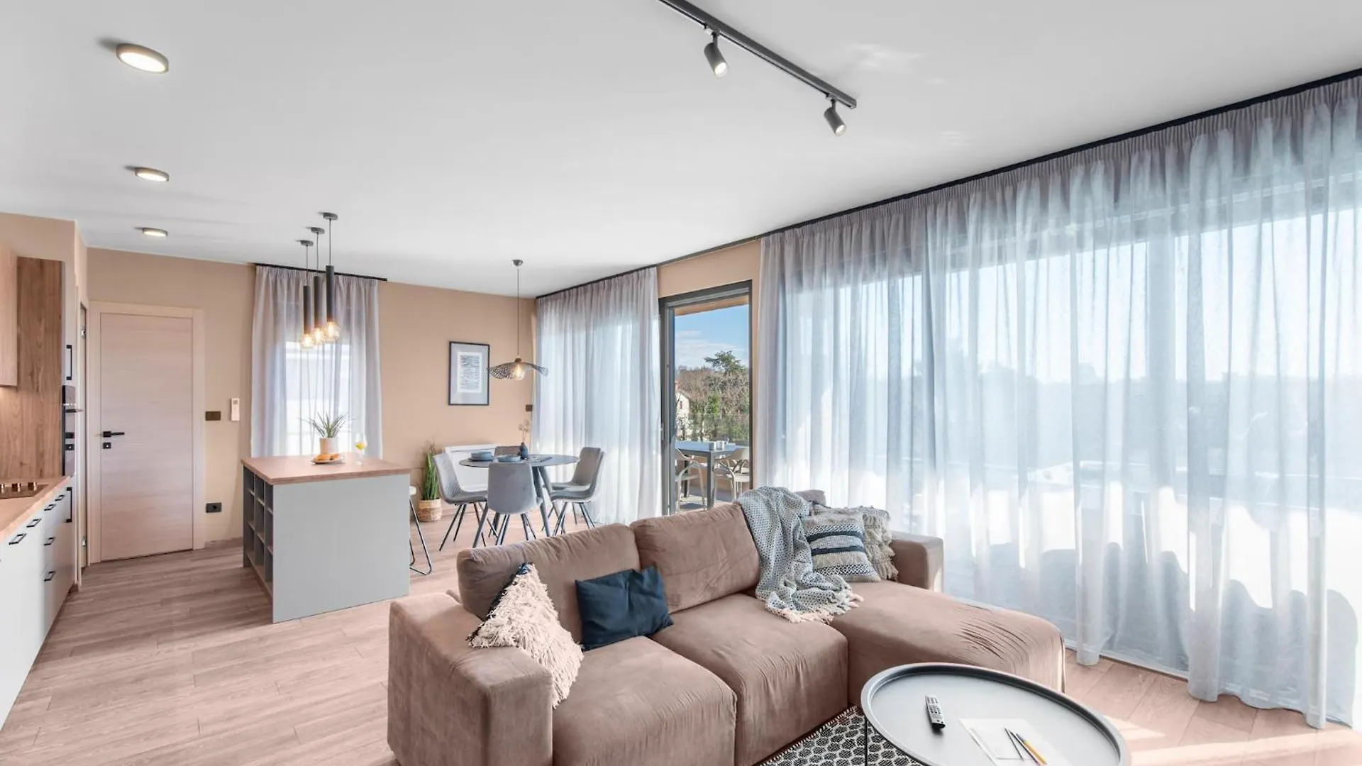 Spacious Home With Terrace And Bubble Bath Brtonigla Villa